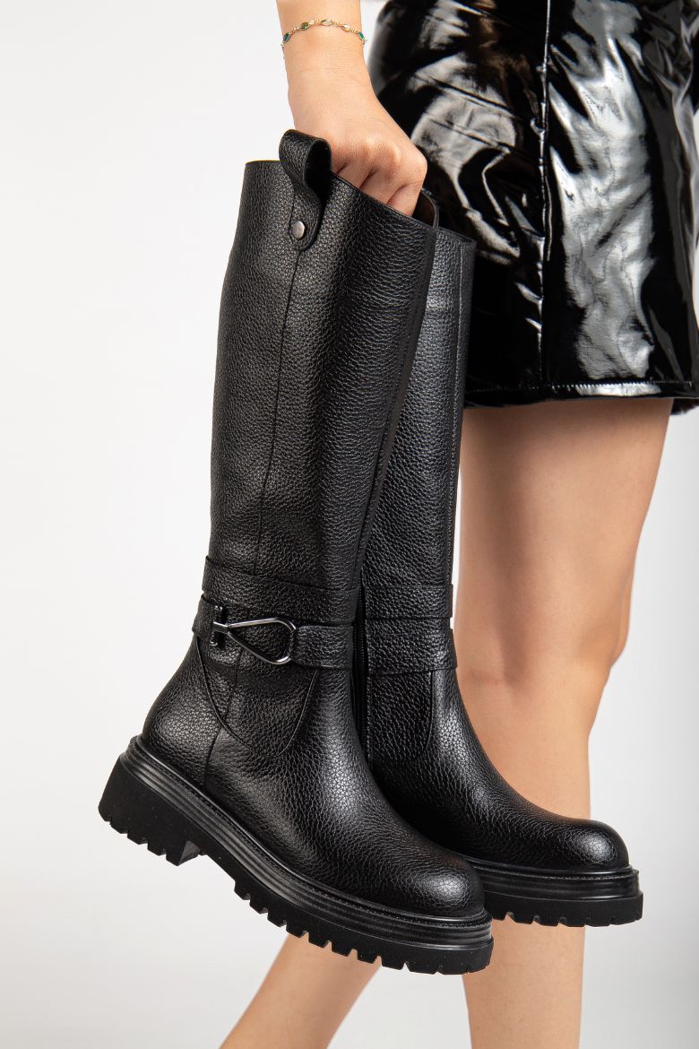 Hakiki Deri 33-34-35 Numaradan 41-42-43 Numaraya Kadar Kadın Kışlık Çizme Siyah resmi