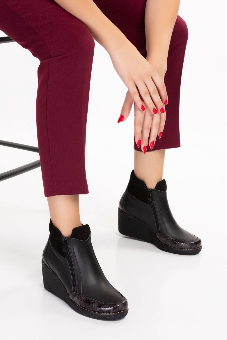 Hakiki Deri 34-35-41-42 Numara Dolgu Topuk Kadın Bot siyah resmi