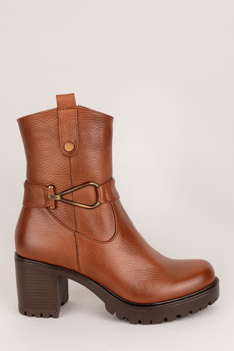 Fındık Rengi Deri Kaymaz Taban Kadın Bot Fındık resmi