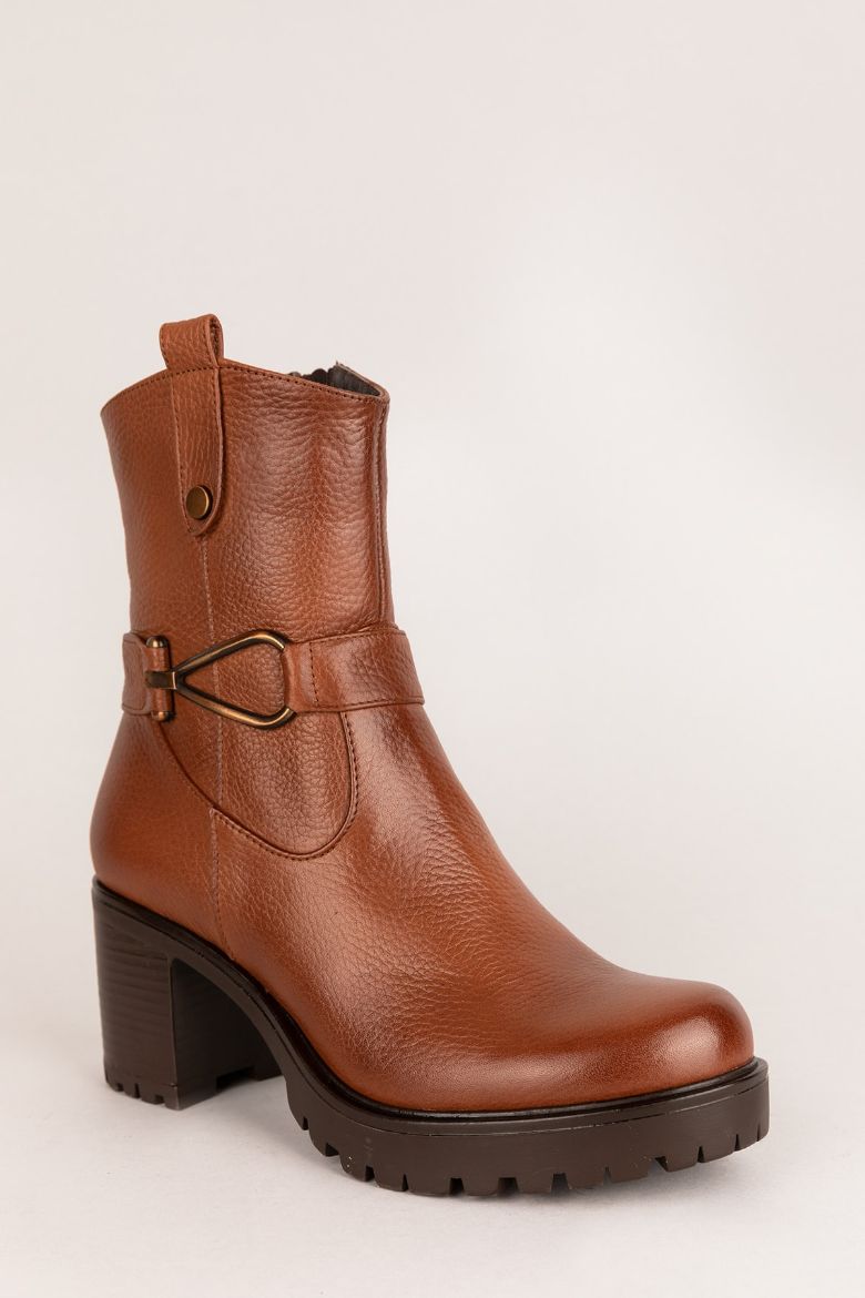 Fındık Rengi Deri Kaymaz Taban Kadın Bot Fındık resmi