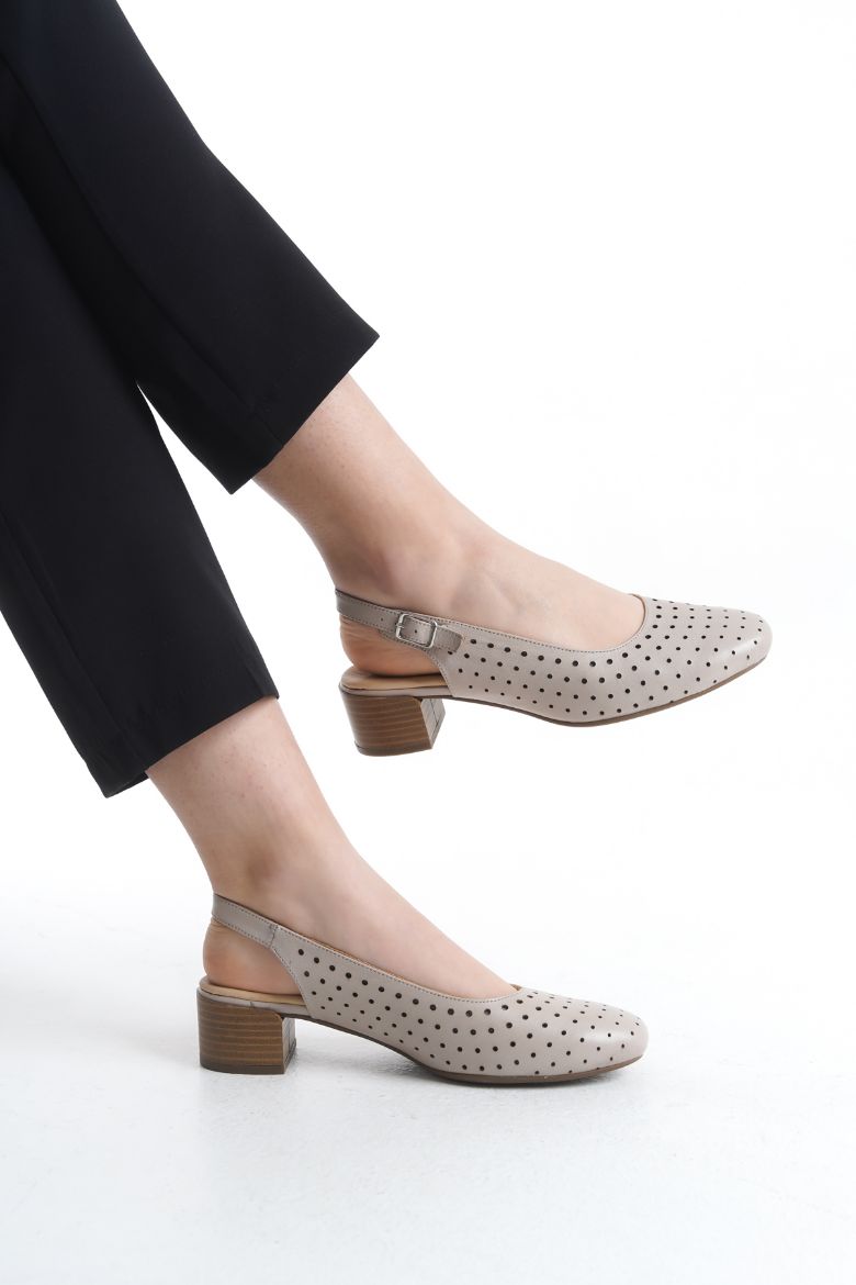 Hakiki Deri 36 Numaradan 42 Numaraya Kadar Topuklu Ayakkabı Krem resmi