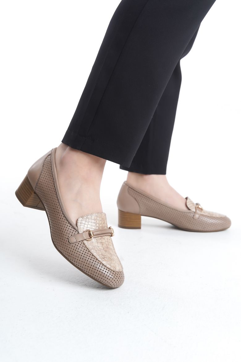 Hakiki Deri 36 Numaradan 42 Numaraya Kadar Topuklu Ayakkabı Bej resmi