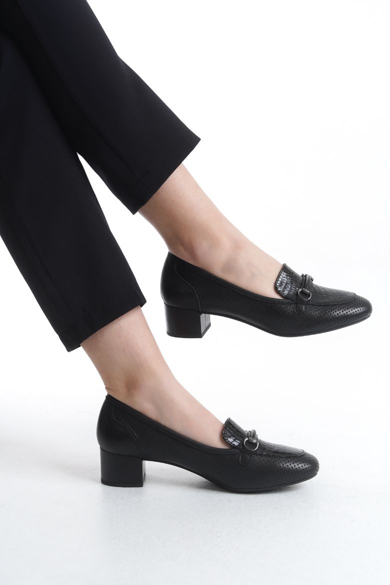 Hakiki Deri 36 Numaradan 42 Numaraya Kadar Topuklu Ayakkabı Siyah resmi