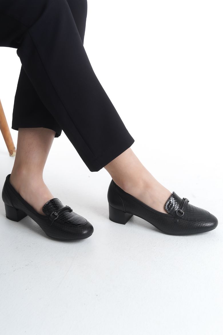 Hakiki Deri 36 Numaradan 42 Numaraya Kadar Topuklu Ayakkabı Siyah resmi