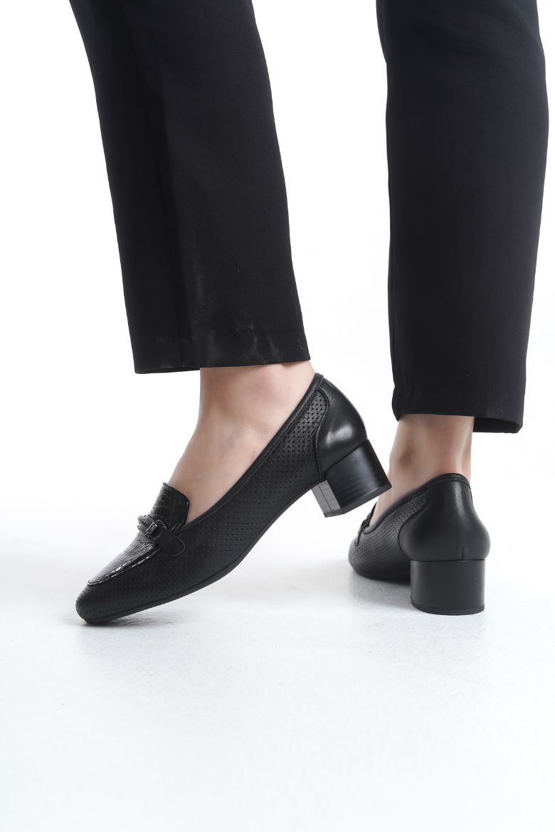 Hakiki Deri 36 Numaradan 42 Numaraya Kadar Topuklu Ayakkabı Siyah resmi