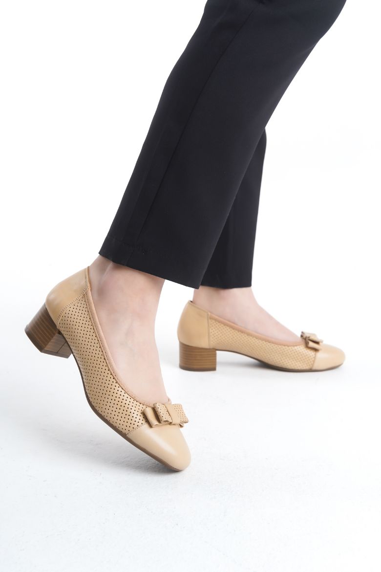 Hakiki Deri 36 Numaradan 42 Numaraya Kadar Topuklu Ayakkabı Bej resmi