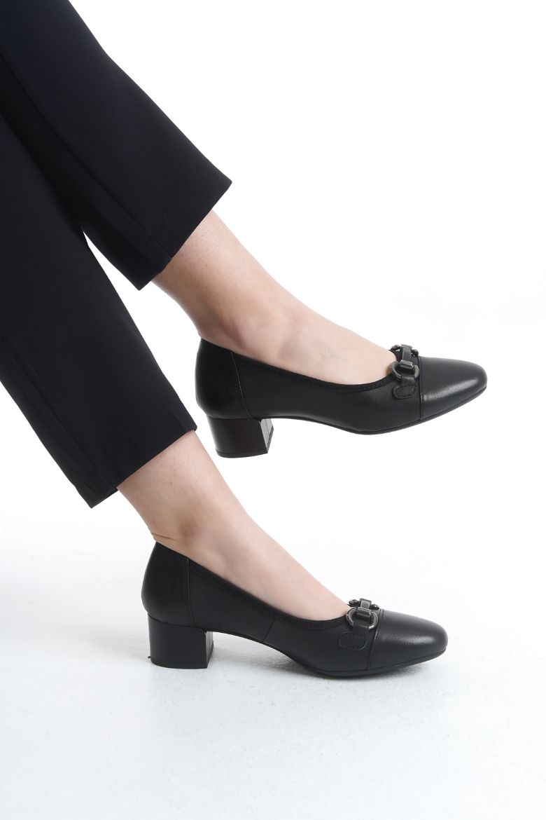 Hakiki Deri 36 Numaradan 42 Numaraya Kadar Topuklu Ayakkabı Siyah resmi