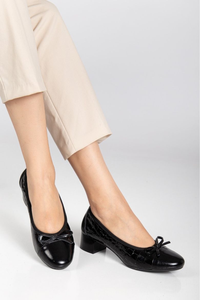 Hakiki Deri 36 Numaradan 42 Numaraya Kadar Topuklu Ayakkabı Siyah resmi