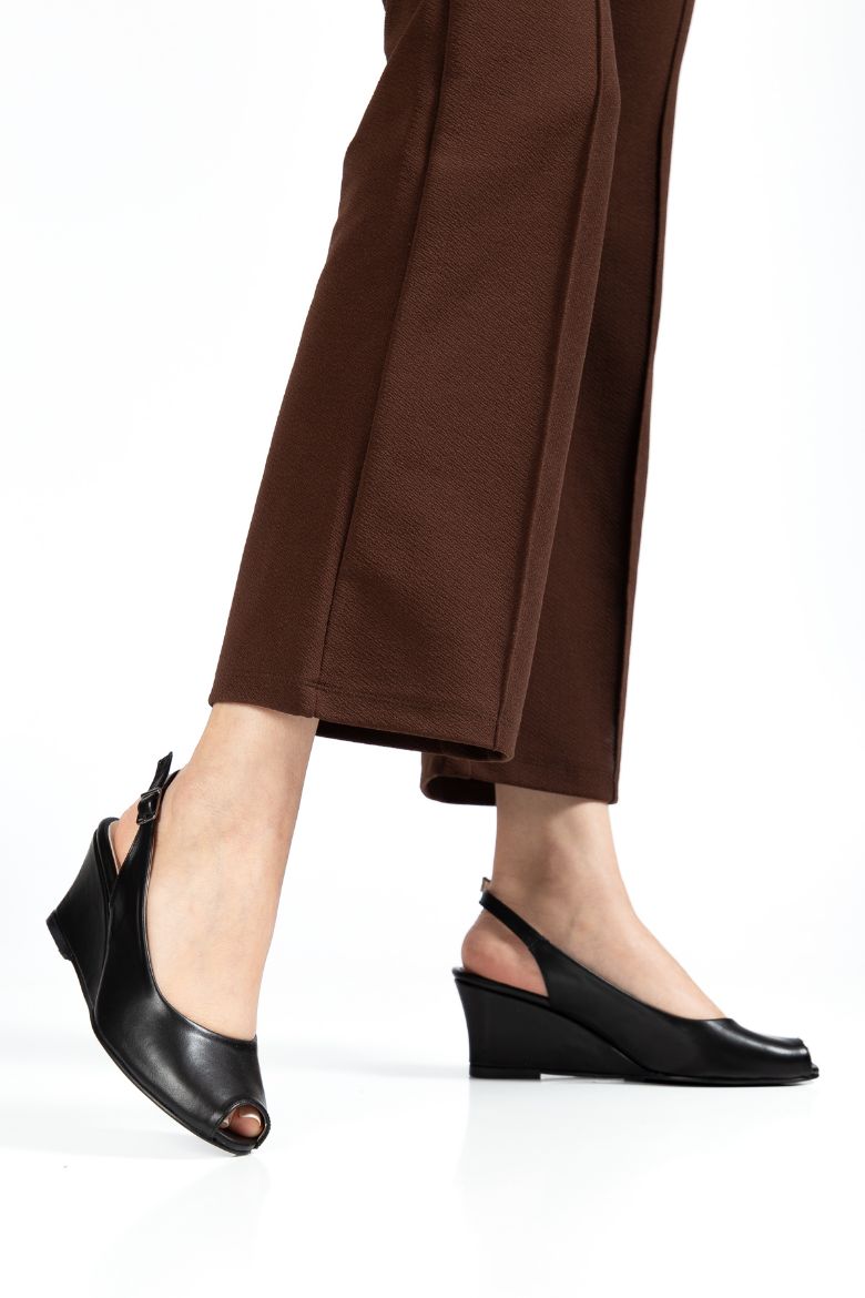 Hakiki Deri 33-34-35-36-37-38-39-40-41-42-43-44 Numara Dolgu Topuk Sandalet Siyah resmi