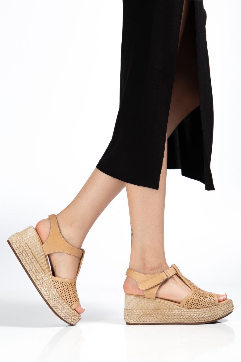 Hakiki Deri 34-35-36-37-38-39-40-41 Numara Yumuşak Tabanlı Dolgu Topuk Sandalet Cappuccino resmi