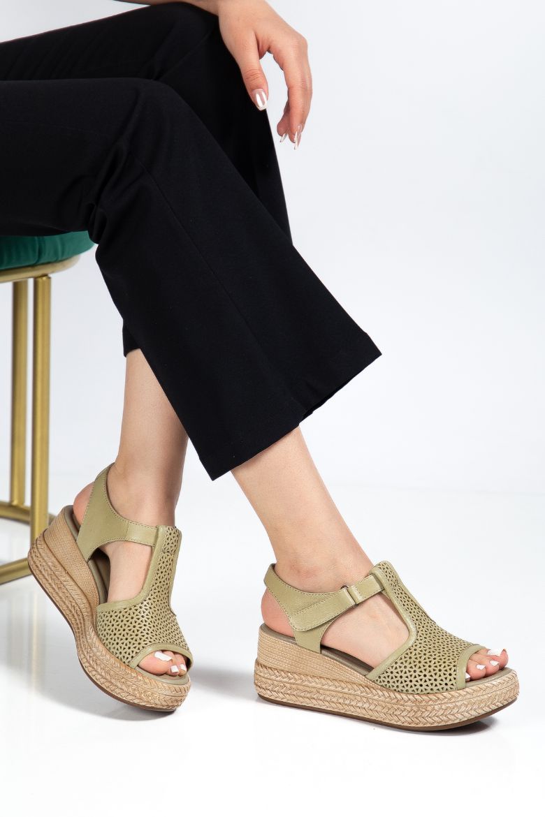 Hakiki Deri 34-35-36-37-38-39-40-41 Numara Yumuşak Tabanlı Dolgu Topuk Sandalet Açık Yeşil resmi