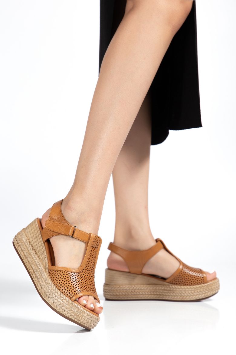 Hakiki Deri 34-35-36-37-38-39-40-41 Numara Yumuşak Tabanlı Dolgu Topuk Sandalet Taba resmi