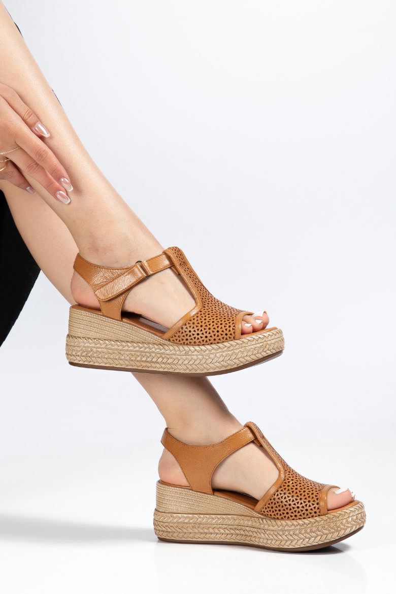 Hakiki Deri 34-35-36-37-38-39-40-41 Numara Yumuşak Tabanlı Dolgu Topuk Sandalet Taba resmi