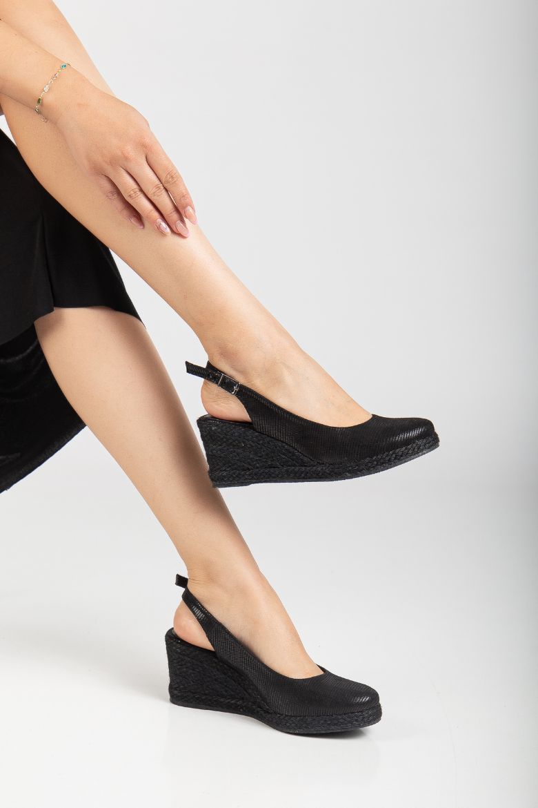 Hakiki Süet Deri Sim Baskılı 33-34-35-36-37-38-39-40-41-42-43-44-45 Numara Dolgu Topuk Sandalet Siyah resmi