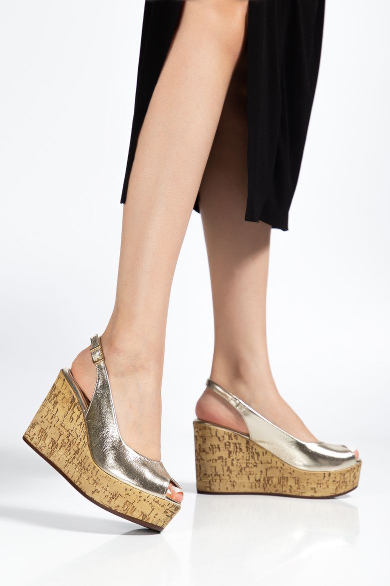 Hakiki Deri 34-35-36-37-38-39-40 Numara Doğal Mantar Görünümlü Kadın Sandalet Altın resmi