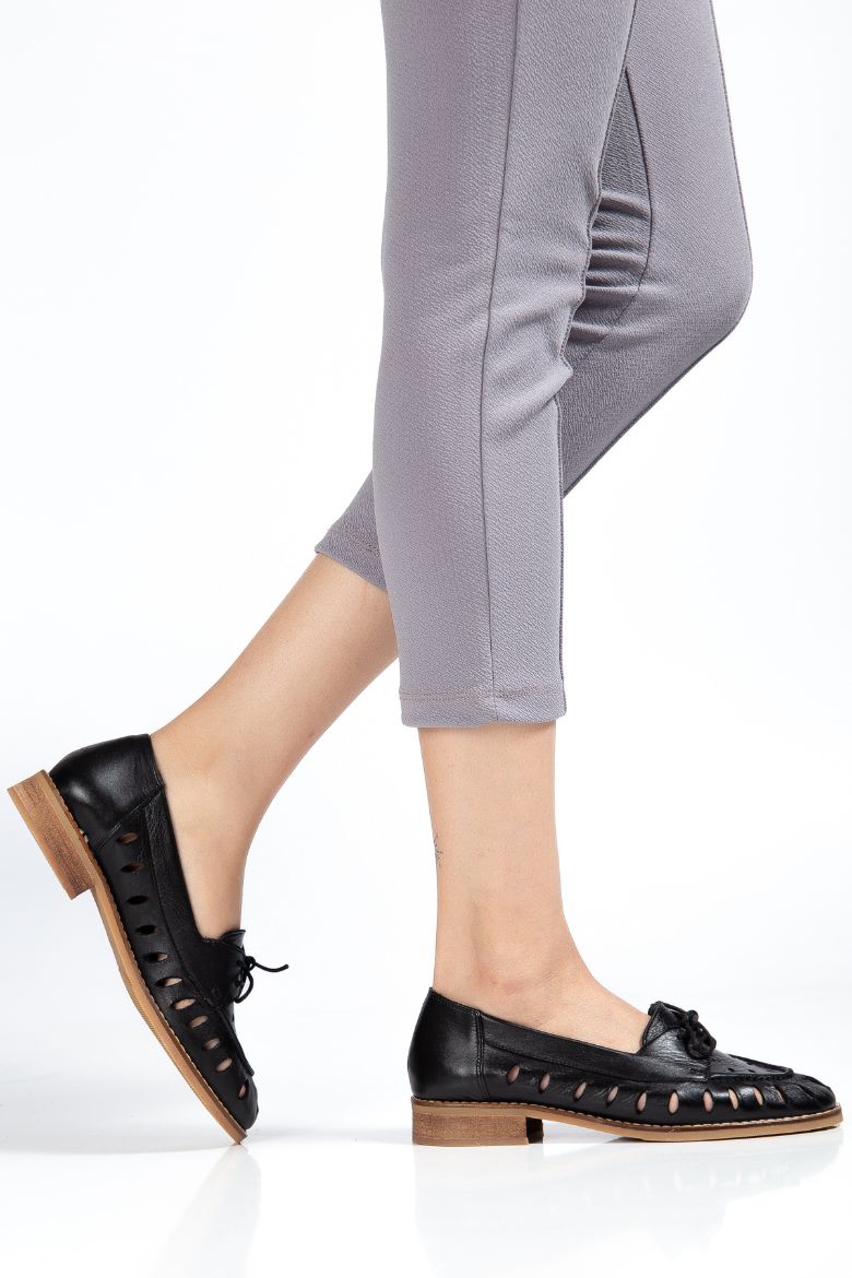 Hakiki Deri 33-34-35-36-37-38-39-40-41-42-43-44-45 Numara Lazer Kesim Delikli Kadın Ayakkabı Siyah resmi