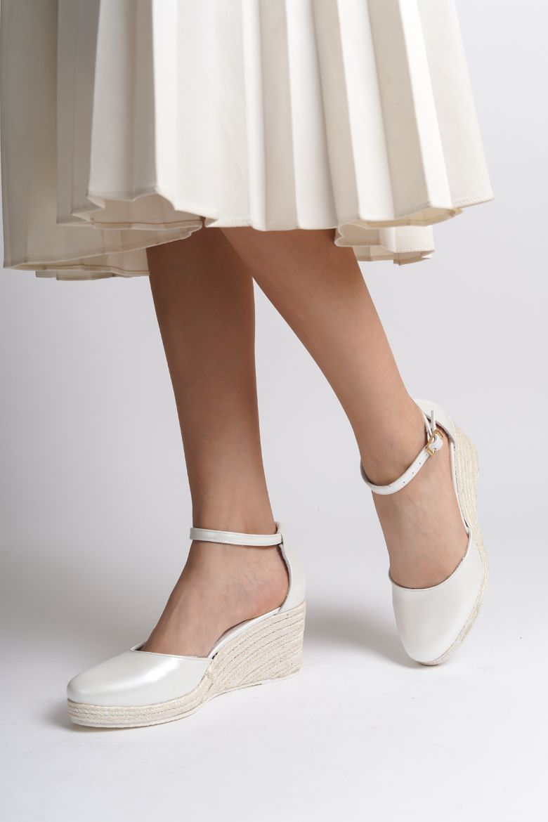 Hakiki Deri Gelinlik  Kadın Sandalet  33- 34-35-41-42  43-44 -45Numara beyaz sedefli resmi