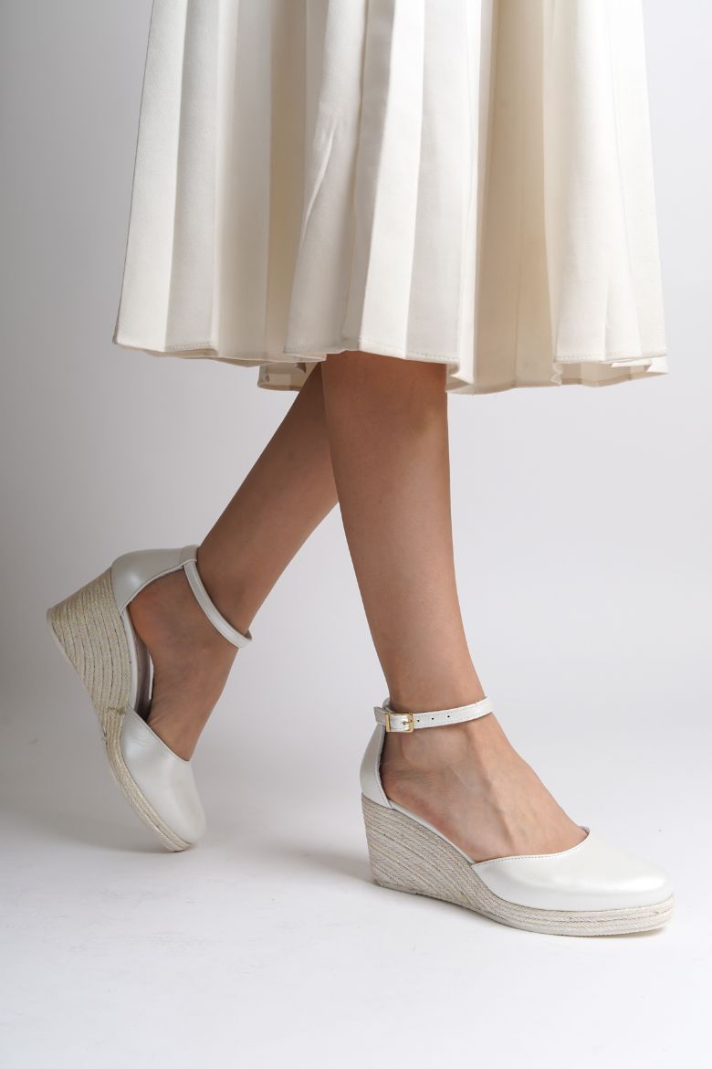 Hakiki Deri Gelinlik  Kadın Sandalet  33- 34-35-41-42  43-44 -45Numara beyaz sedefli resmi