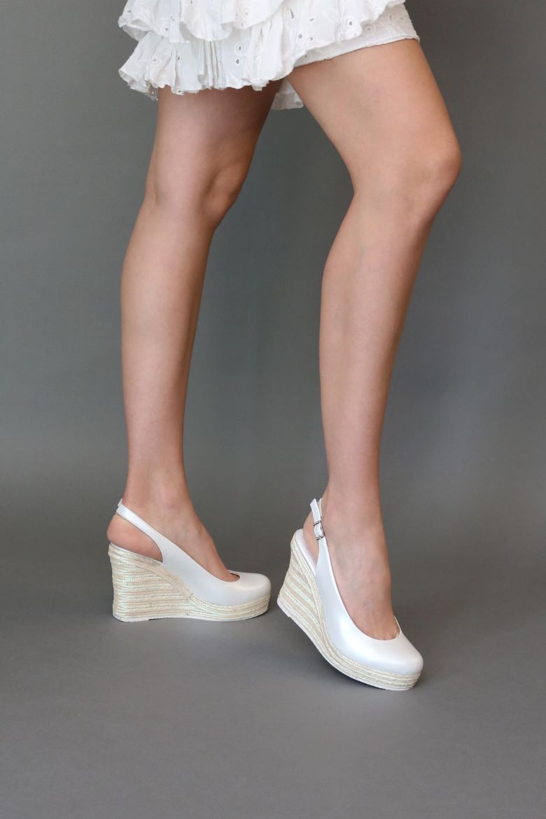 Hakiki Deri Gelinlik  Kadın Sandalet 34-35-41-42  43-44 Numara beyaz sedefli resmi