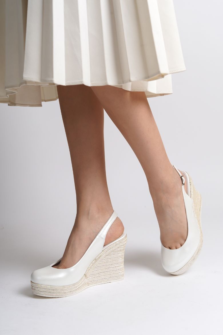 Hakiki Deri Gelinlik  Kadın Sandalet 34-35-41-42  43-44 Numara beyaz sedefli resmi