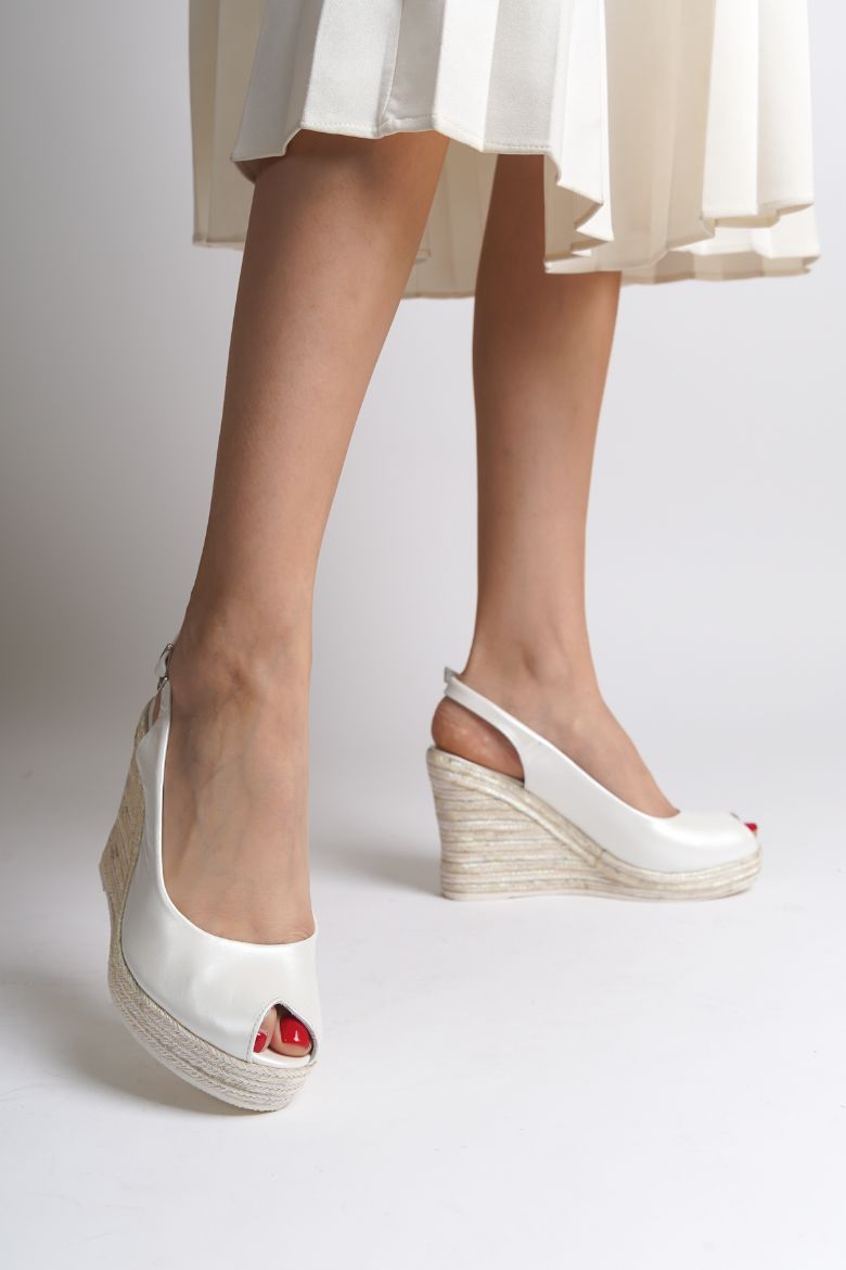 Hakiki Deri Gelinlik  Kadın Sandalet 34-35-41-42  43-44 Numara beyaz sedefli resmi